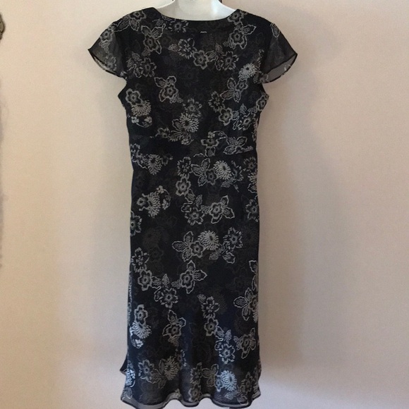 🖤ANNE TAYLOR LOFT ROMANTIC FLORAL DRESS🖤 - Picture 4 of 5